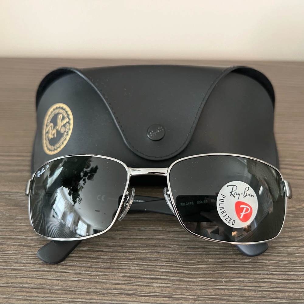 Men’s Ray-Ban Black and Silver Polarized Sunglasses